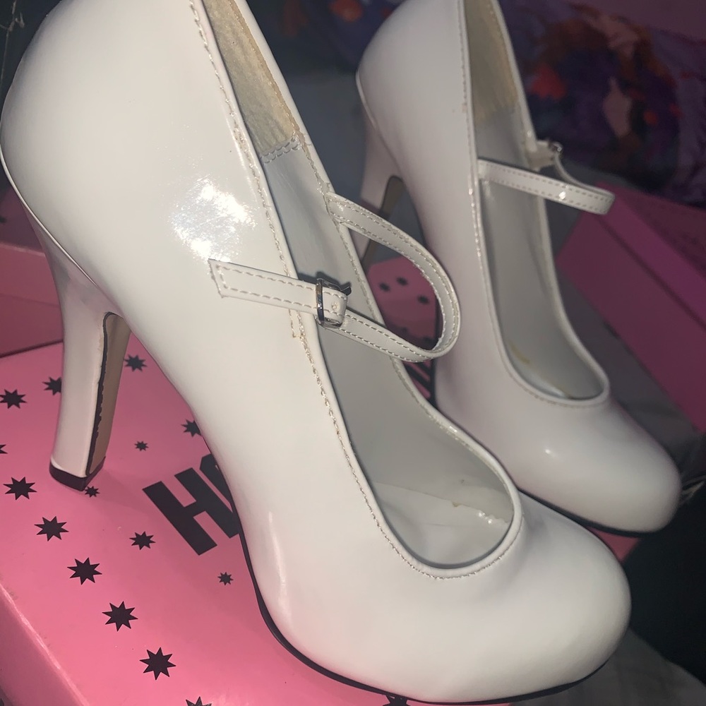 White heels new